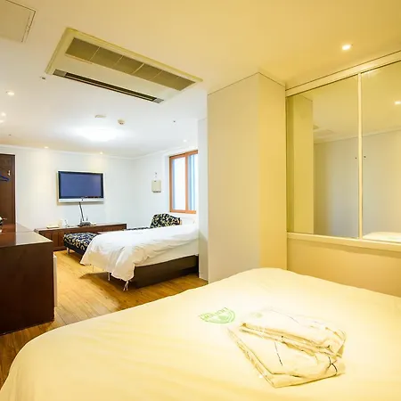 Gangneung Donga Hotel Exterior photo